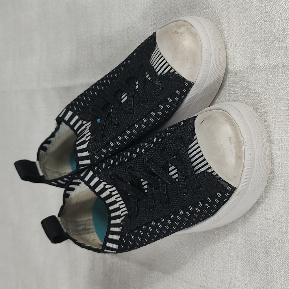 Native Black and White Slip On Canvas Sneaker Shoes Children Size 11